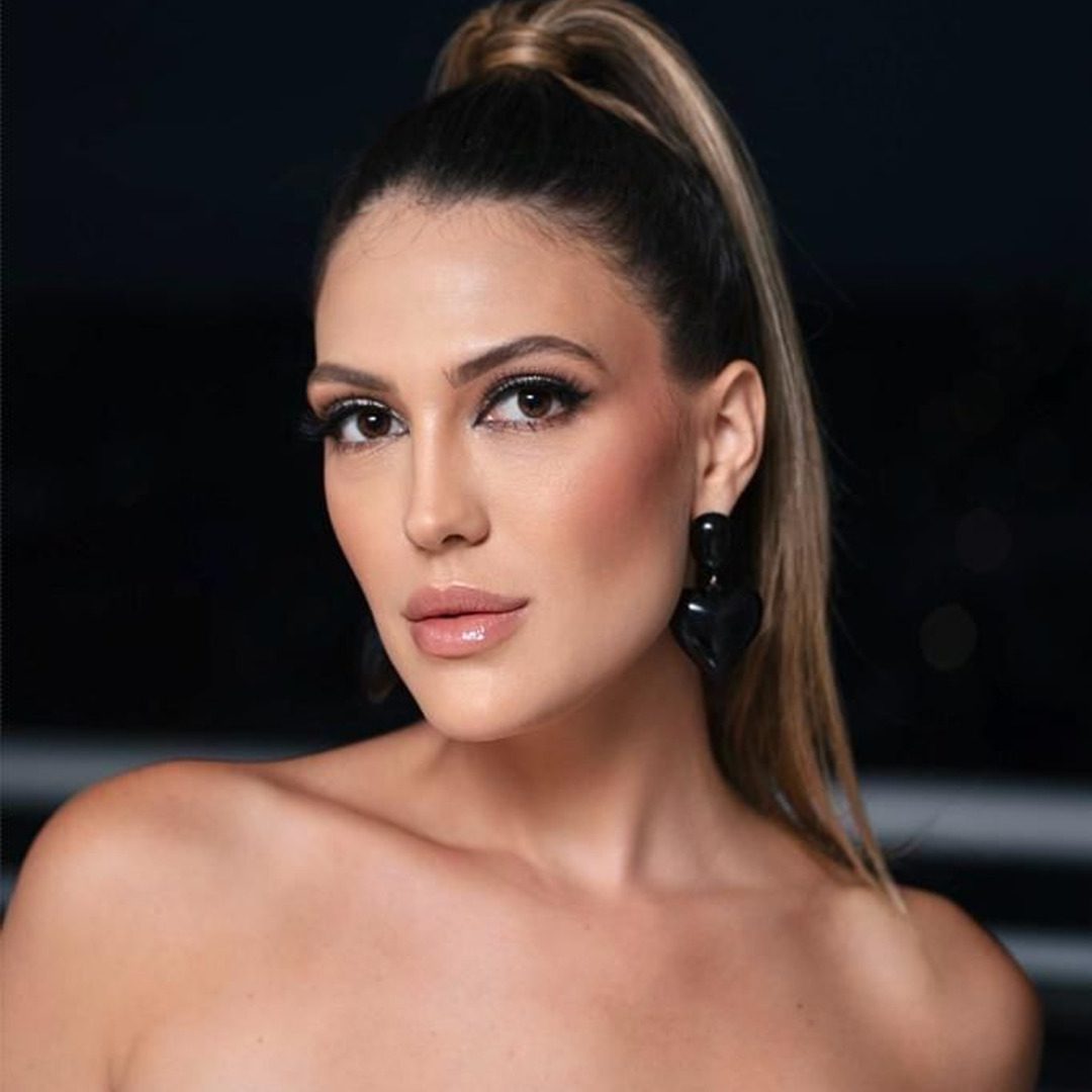 @marcelabitar <p> 19 mil seguidores <p>