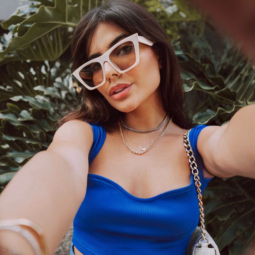 @camiduart_ <p> 5 mil seguidores <p>